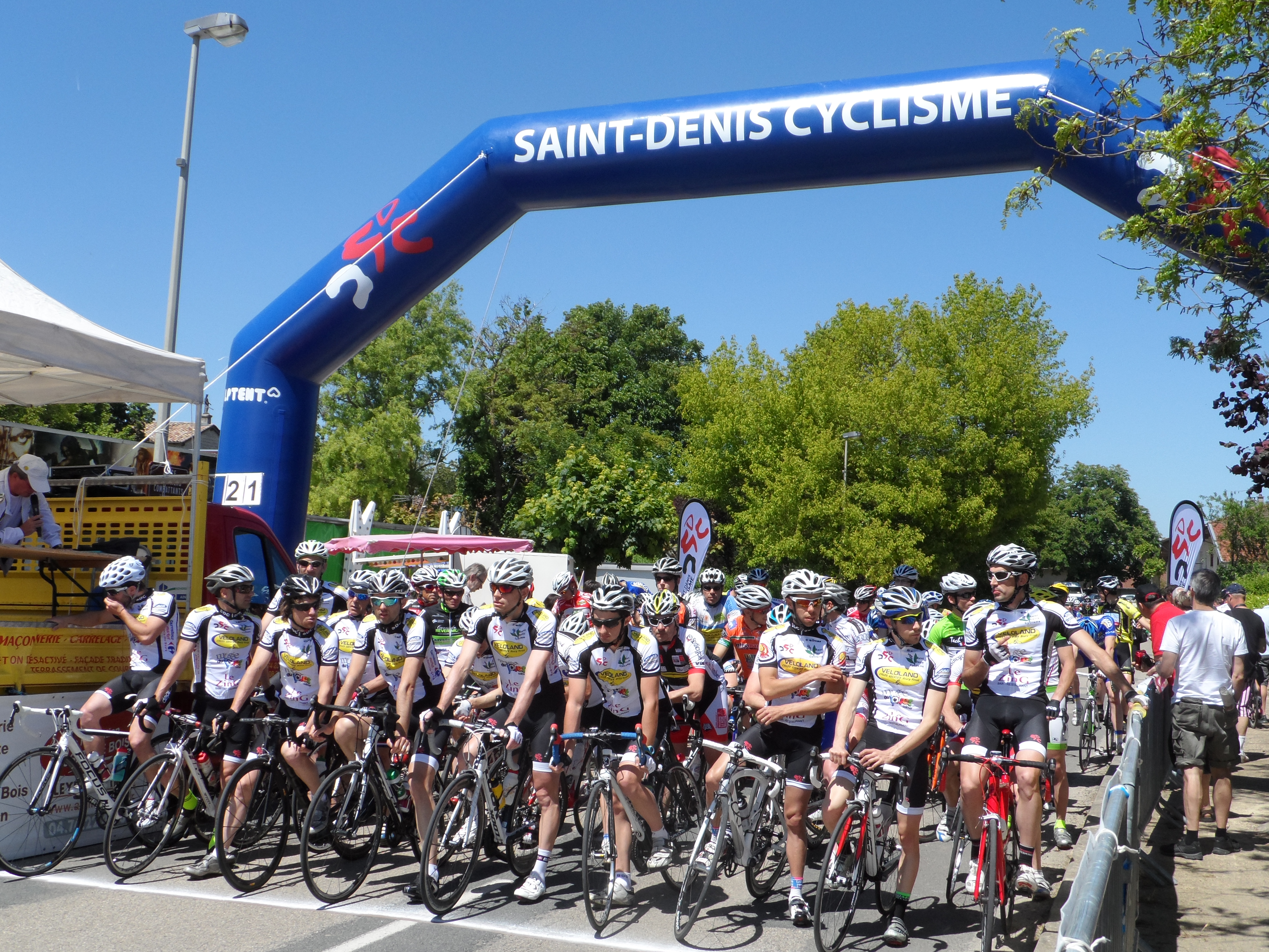 Prix de Vandeins : Belle après-midi de vélo sous le soleil…