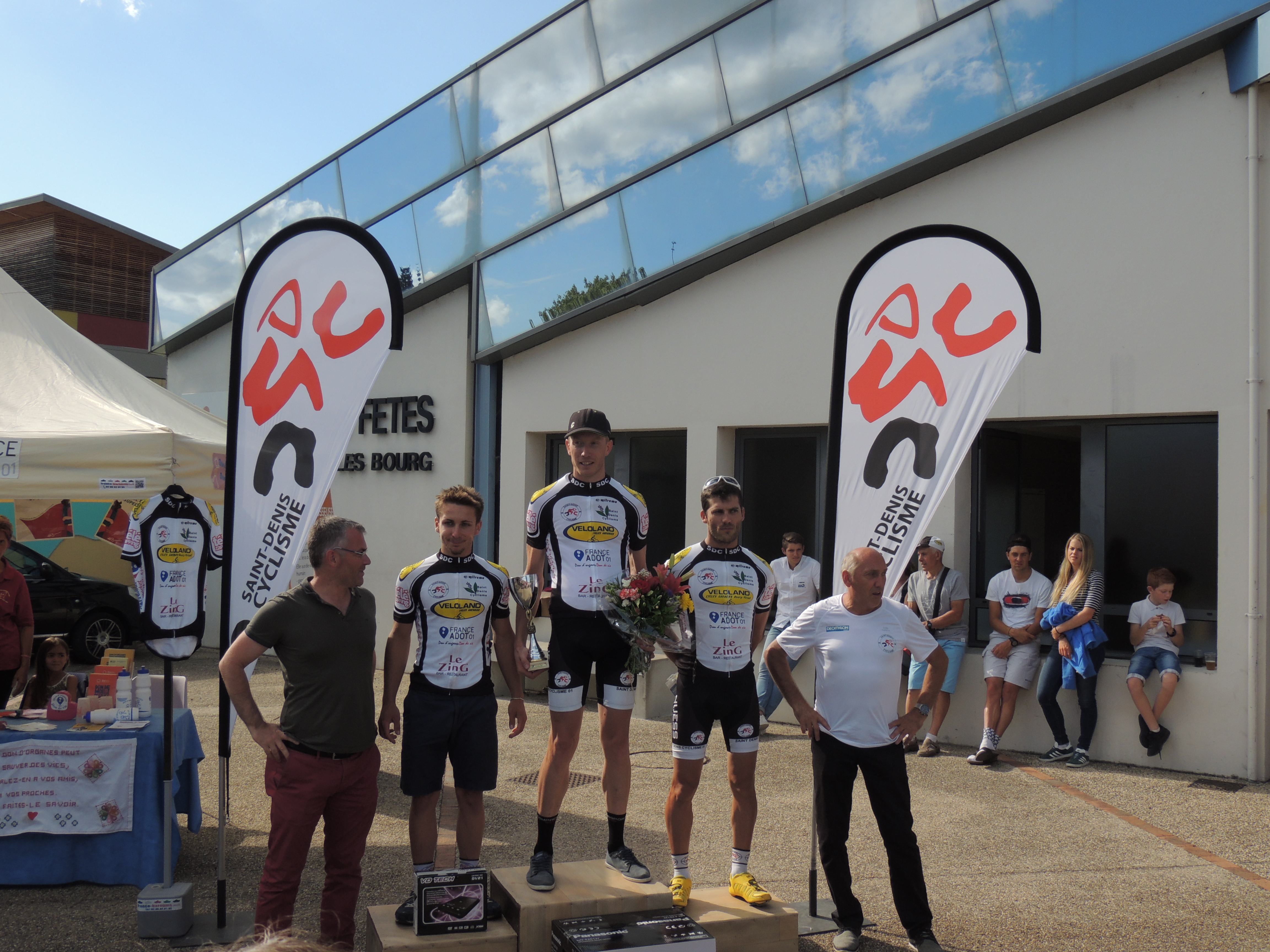 Prix de St Denis lès Bourg : Fantastique triplé à domicile pour le SDC en Pass’Cyclisme