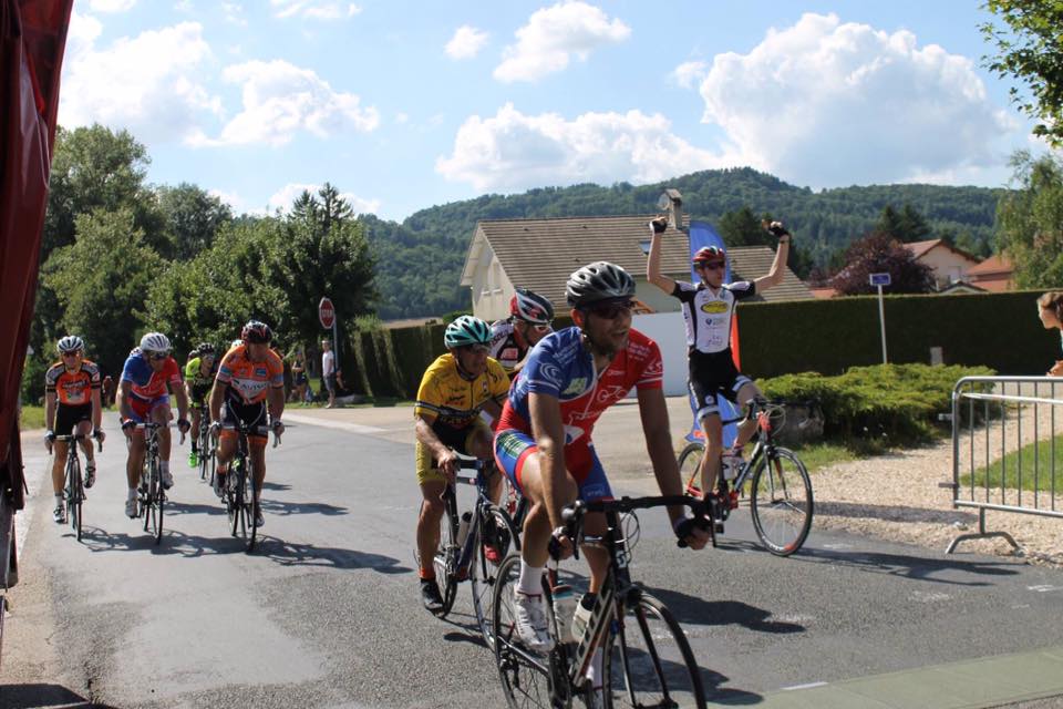 Xavier Goyffon s’impose au prix FSGT d’Izernore : 21ème victoire de la saison pour le SDC !