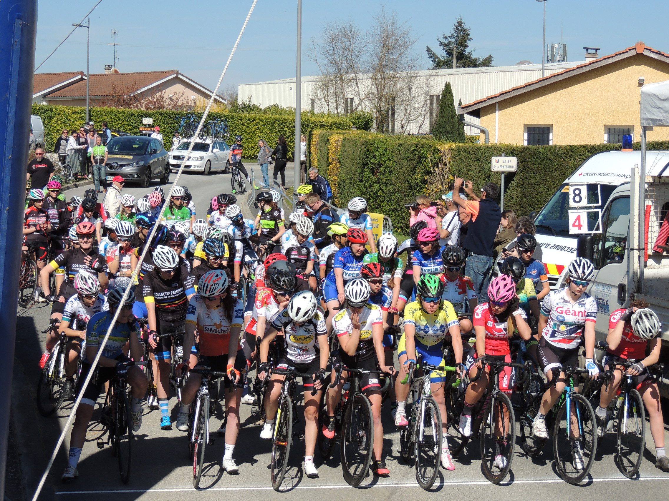 Prix féminin de Neuville les Dames : 61 concurrentes au départ